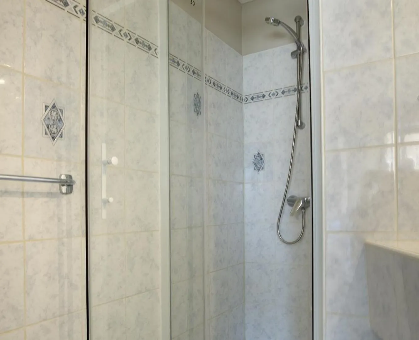 Gab House Hotel Bron